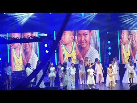 Leslie Loh sings Isang Mundo with One GAIA Singing Souls Contestants