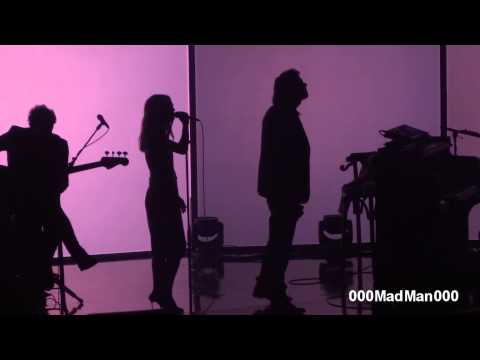 Vanessa Paradis - Les Roses Roses (avec Benjamin Biolay) - HD Live au Casino de Paris (13 Nov 2013)