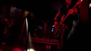 Download lagu Drowning Pool - Soldiers mp3 Download lagu Drowning Pool - Soldiers mp3