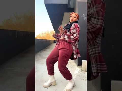 Bontle Modiselle does the Salary Challenge by Robot Boii  / ROBOTO x 3 #shorts #shortsvideo