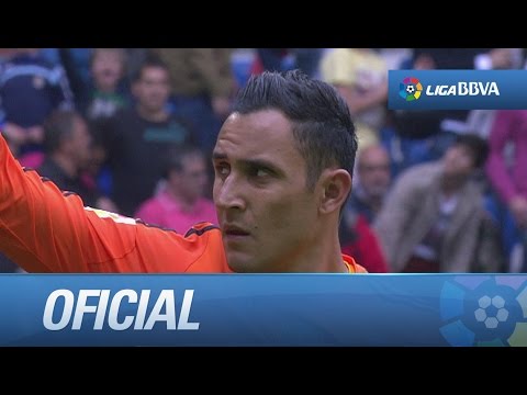 Chut sin ángulo de Raúl Navas que bloca Keylor