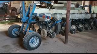 Купить сеялку точного высева пневматическую Kinze 3000 (8x lines 75 - Изображение 4 | Agronetto AM Сеялка точного высева пневматическая Kinze 3000 (8x lines 75 | Изображение 4 - Agronetto