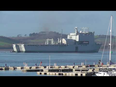RFA LYME BAY L3007 ENTERS DEVONPORT NAVAL BASE AT ROYAL WILLIAM YARD - 10th January 2020
