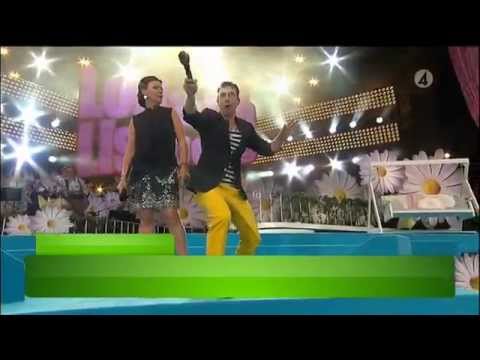 Per Andersson och Lotta Engbergs "Allsångs-battle" - Lotta på Liseberg (TV4)