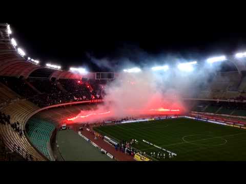 Bari-Virtus Lanciano 2-0: Fumogenata ed inno