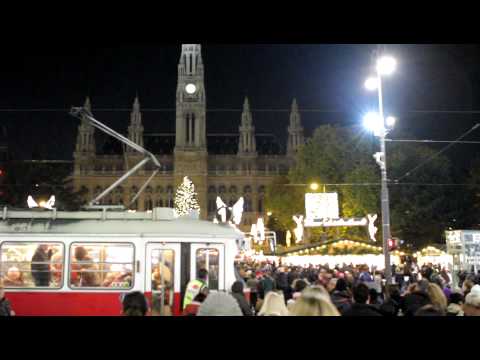 Rathausplatz, Illumination des Weihnachtsbaums, 12.11.2011
