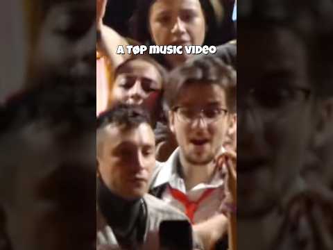 I HUGGED Tyler Joseph of TWENTY ONE PILOTS… 💀 #twentyonepilots #music #breach