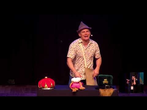 Contação de histórias “Irmãos Grimm: encanto sem fim!” com Emiliano de Souza