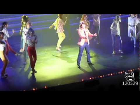 120529 CATCH ME IF U CAN - Live in Living Color
