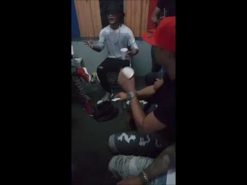 MOZART LA PARA vs LA MANTA - FREESTYLE Battle Where CHAELPROD (EXPLICIT)