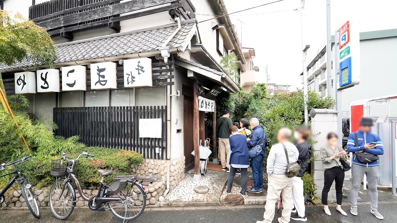 Insane 500 Orders a Day! The Most Intense Miso Udon Experience in Nagoya, Japan