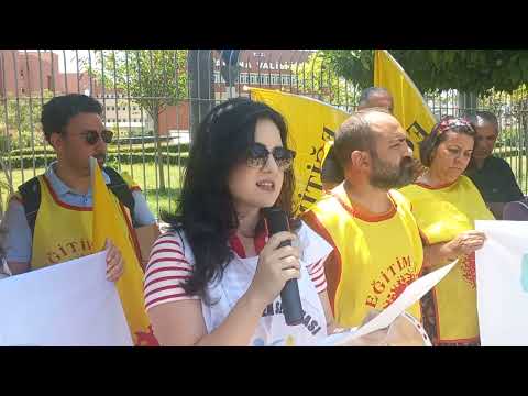 Özel Sektör Öğretmenleri Sendikası Adına Aşikar Kutlay İl Milli Eğitim Müdürlüğü Önünde Konuştu.