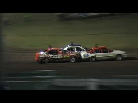 Production Sedans Feature - Lismore Speedway - 19.11.16