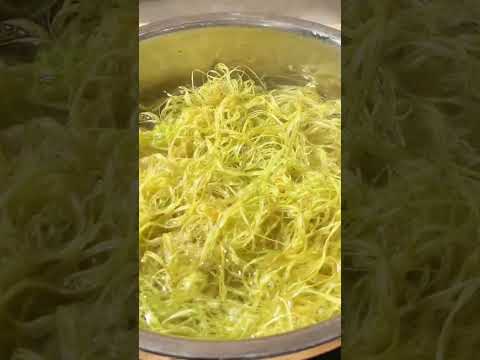 மூங்கில் மரத்தில இருந்து காஸ்ட்லி ஷூ? 😲 சீனா விவசாயிங்க புத்திசாலித்தனம்! #farming #shorts