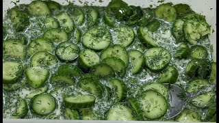 דעת מיקצוען, איחסון מלפפונים במקרר והכנת סלט מלפפון עם מיונז,חרדל,סוכר,מלח וחומץ תפוחים אורגני.
