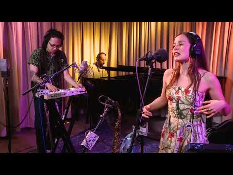 Monsieur Periné: "Bailar Contigo" | In Studio