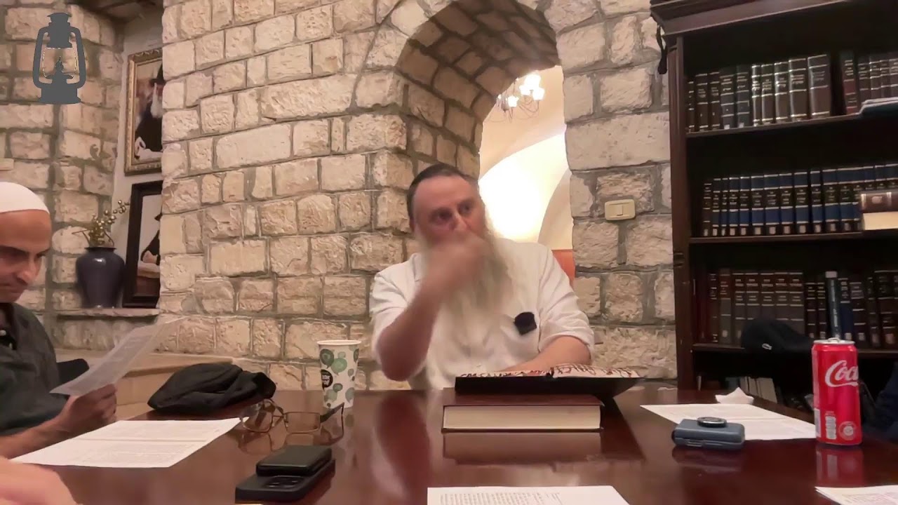 Afternoon Chassidus with Rabbi Shalom Pasternak of Yeshiva Temimei Darech (YTD).  thewayinside.org