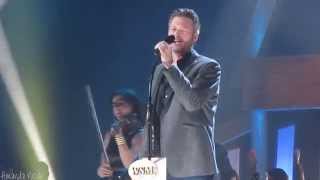 Hillbilly Bone - Blake Shelton