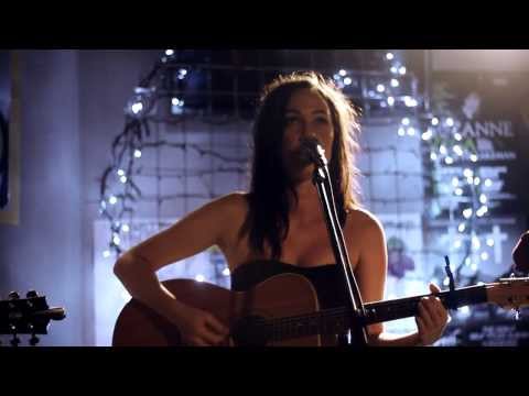 Jac Stone - Free (Live at The Round)