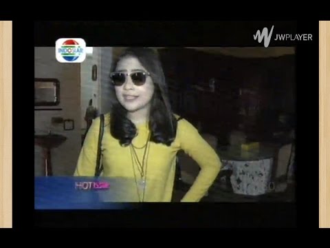 Prilly Latuconsina Melakukan Persiapan Ke Bali @ Hot Issue 22 Oktober 2014