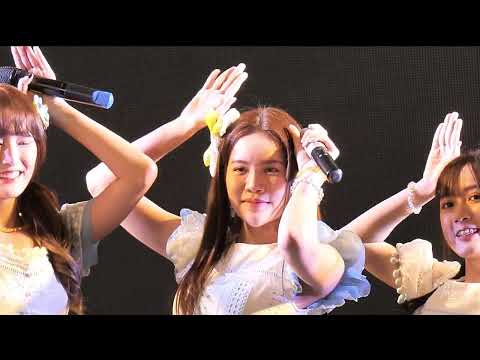 220507 BNK48 Korn - First Rabbit @ BNK48 11th Sayonara Crawl Roadshow Mini Concert [Fancam 4K 60p]