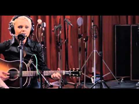 Waves - Camille and Stuie - (Live from Rancom Street Studio)