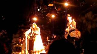 Karen Elson - The Ghost Who Walks