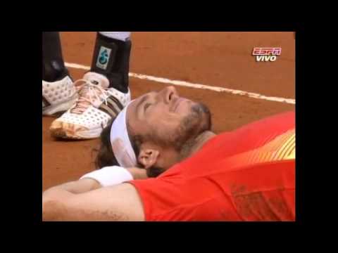 Mónaco se dobla el tobillo en Montecarlo