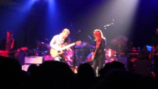 Don't Let Me Slide: Tedeschi Trucks Band