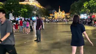 Phố Đi Bộ Nguyễn Huệ Ngày Cuối Tuần