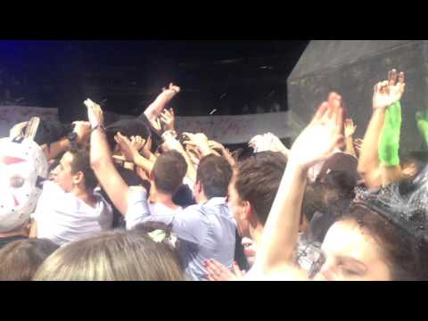 Ram and Abstract Vision .Ram jumps into the crowd. /Trancemission Hallowen @SpaceMoscow 31.10.15