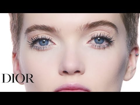 Apimties suteikiantis blakstienų tušas tobulam blakstienų užrietimui Dior show Iconic Overcurl (Spectacular Volume &amp; Curl Professional Blakstienų tušas) 6 g, 264 Over Mėlyna video