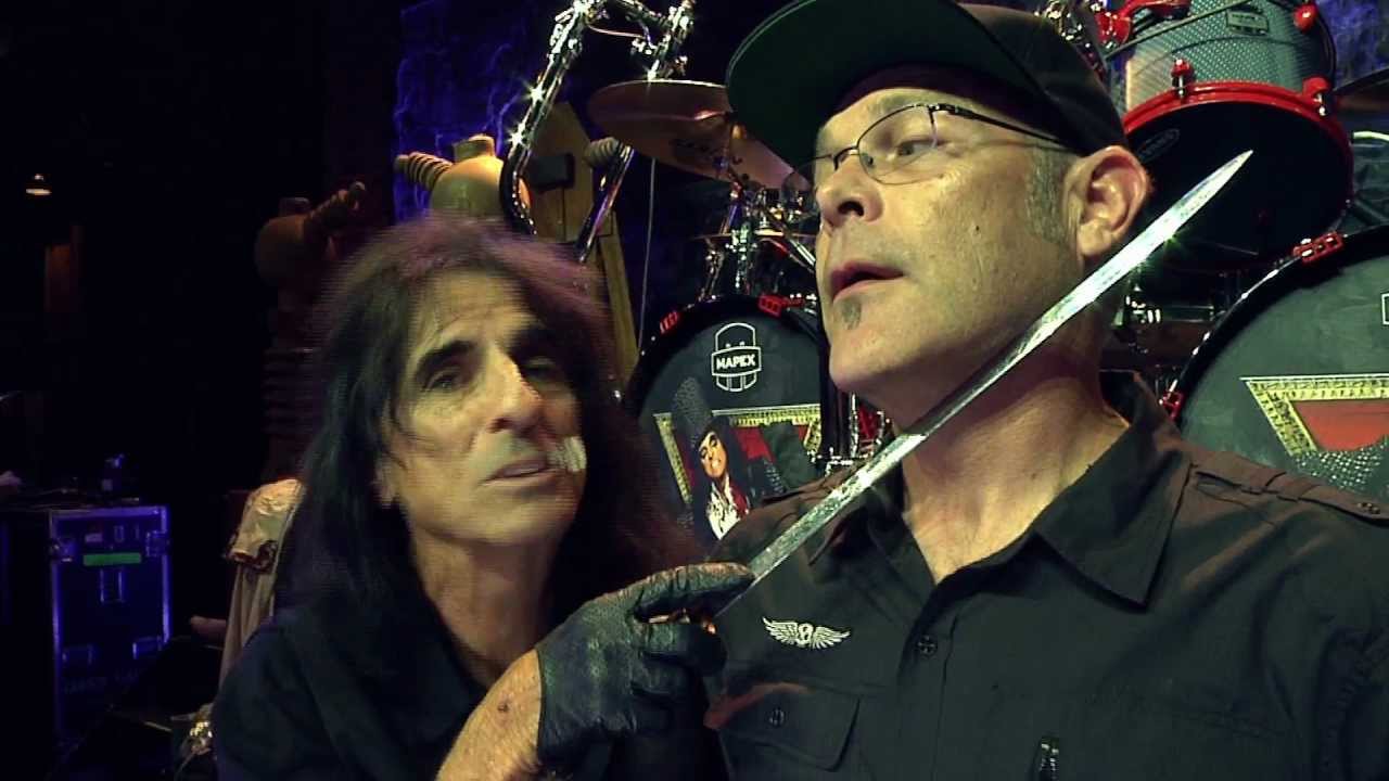 Alice Cooper To Create Maniacal Mayhem at Universal Studios' Halloween Horror Nights Alice Cooper To Create Maniacal Mayhem at Universal Studios' Halloween Horror Nights