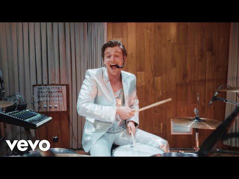 Nickless - Caroline (live @ Powerplay Studios)