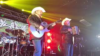 Pesado - Las Tres Mujeres (En Vivo)