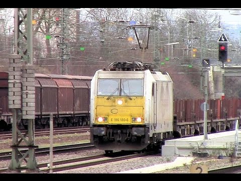 Euro Cargo Rail (ECR) E186 180-6  (Bombardier TRAXX F140 MS) mit einem Stahlzug