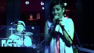 Diana Feria Live @ Howl At The Moon