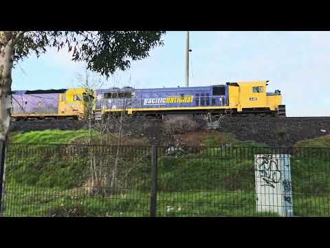 Pacific National G523 G540 X48 light engines Tottenham