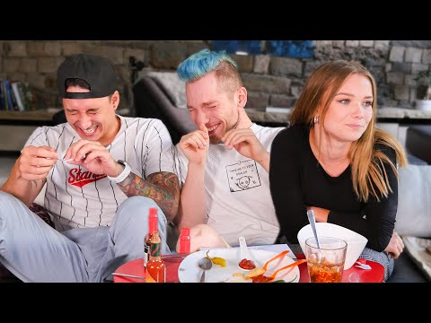 (sehr) private Fragen beantworten oder Chilli essen 🌶️ - Mit Julia Beautx und Julien Bam
