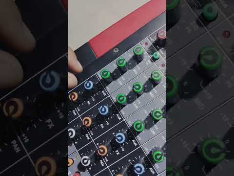 Envío de señal aux en consola power Rodson MC C 8