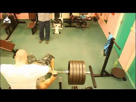 Vlado Flimel trénuje bench marec 2012