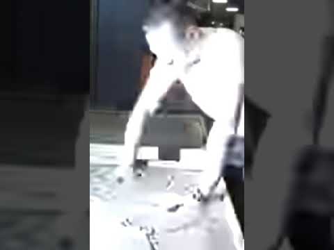 JAMES HETFIELD IMMORTALIZING THE METALLICA LOGO - RARE #SHORTS