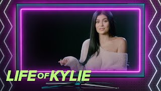 Kylie Jenner Shows Us How To Use A Television | Life of Kylie | E!
