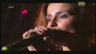 Nelly Furtado  - Powerless (Say what you want) Live
