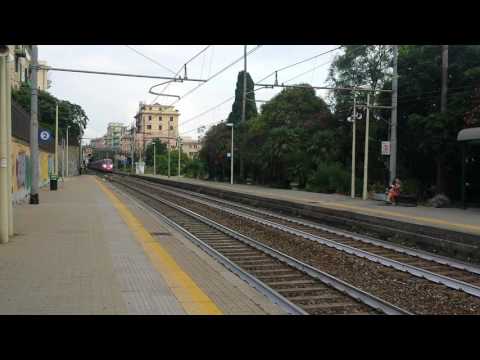 Frecciarossa 1000 in transito a Genova Quinto