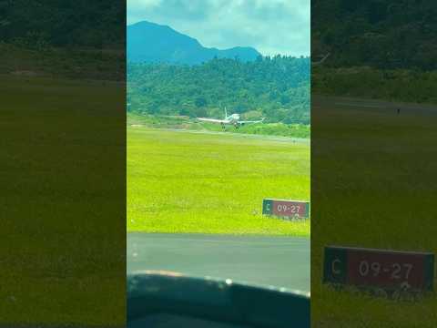 ✈️ Cockpit View: American Eagle Landing at Dominica's Airport (Runway 09) | Breathtaking Approach!