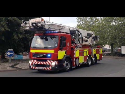 *VERY RARE* Derbyshire Fire & Rescue - Aerial Ladder Platform + Pump Responding