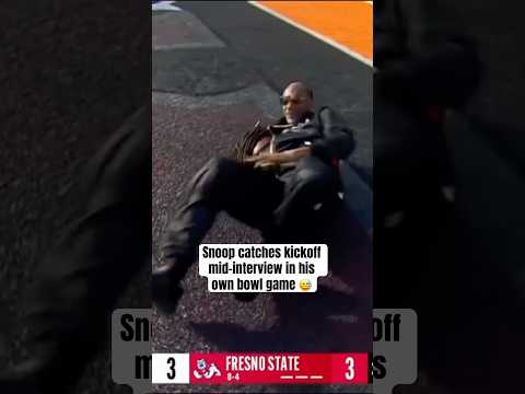 Snoop makes clean catch during Snoop Dogg Arizona Bowl 😂