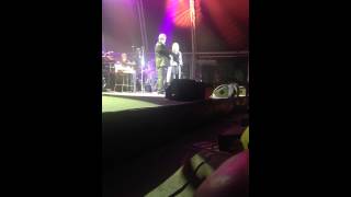 John Farnham + Olivia Newton John - Physical - live @ Sandalford, Margaret River 4/4/15