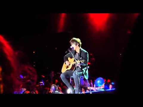 [FANCAM] Yong Hwa (cancion de Elvis Presley) MUSIC BANK CHILE 121102
